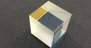 نافذة حماية بصرية من الفلوريد عالية الدقة قابلة للتخصيص، من نوع مثلث الزاوية اليمنى، مصنوعة من فلوريد الكالسيوم (CaF2) بطلاء AR - Product Image 2