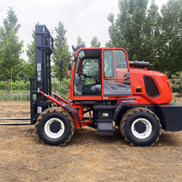 Chariot élévateur multifonction 1,5 tonne 3,5 tonnes 5 tonnes 6 tonnes 4X4 4Wd hydraulique diesel extérieur tout terrain accidenté 3 étages à mât hors route