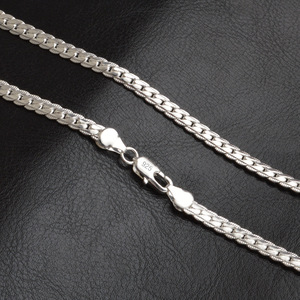 <span class=keywords><strong>Collana</strong></span> a Catena Cubana Placcata Oro e <span class=keywords><strong>Argento</strong></span> all'Ingrosso, <span class=keywords><strong>Collana</strong></span> a Catena a Maglie Triangolari a Serpente per Uomo e Donna - Product Image 1