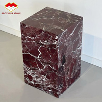 Plinthes en marbre Rosso Levanto, escaliers en marbre violet, éviers en marbre sur mesure pour salle de bain, îlot de cuisine, hôtel, villa