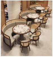 Nouvel ensemble de sièges de restaurant en bois massif de style chinois, canapé mural et banquette incurvée, chaises de salle à manger en rotin avec table à manger en pierre