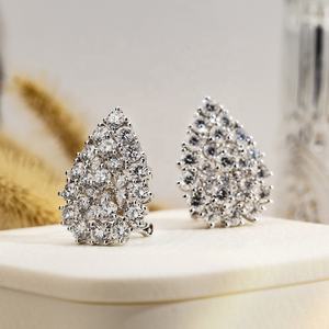 Pendientes de Oro de 18k con Diamante Cultivado en Laboratorio de Messi Jewelry, Pendientes de Oro Puro para Mujer - Product Image 2