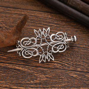 Fermaglio per Capelli Celtico Vintage in Argento con Nodo Intricato e Design Floreale, Perfetto per Stili Medievali, Boho e Folk, Pezzo Unico Culturale - Product Image 4