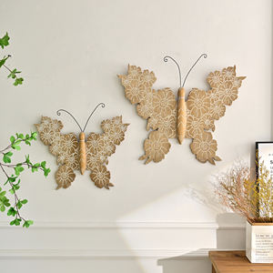 Décoration murale artisanale en bois MDF, style rustique, écologique, lavable, fleurs et papillons suspendus, lot de 2 - Product Image 1