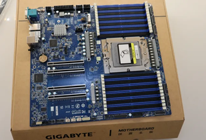 Carte mère de serveur MZ33-CP1, processeur AMD unique, 2 ports LAN 1 Gb/s, 4 ports MCIO 8i PCIe 5, 2 ports MCIO 8i PCIe 4 - Product Image 4
