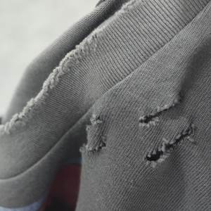 <span class=keywords><strong>Custom</strong></span> Ripped Distressed <span class=keywords><strong>T-shirts</strong></span> 100% katoen streetwear gebreide <span class=keywords><strong>rhinestone</strong></span> boxy fit cropped tee <span class=keywords><strong>t-shirts</strong></span> voor heren - Product Image 5