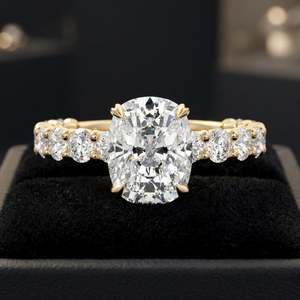 Anillo de Compromiso y Boda con Diamante Cultivado en Laboratorio con Corte Cojín Certificado por IGI, con Piedras Laterales, en Oro de 10K, 14K, 18K, Plata 925, 935, con Baño de Rodio - Product Image 1