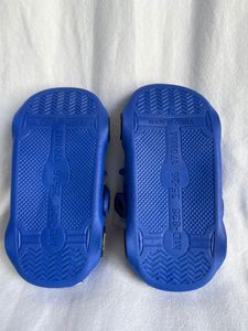 Ciabatte Blu per Bambini a Forma di Auto, Antiscivolo in Plastica, Scarpe Estive per Ragazzi 4-6 Anni, Stile Slip-On alla Caviglia, Tinta Unita, Suola Intermedia in EVA - Product Image 5