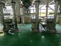 Machine de tamisage vibratoire circulaire pour la poudre de farine de qualité alimentaire, tamiseur rotatif en acier inoxydable, prix d'usine bas
