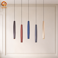 Lampe suspendue LED en tube pour îlot de cuisine, salle à manger, boutique, comptoir de bar, décoration, lampe de plafond suspendue en aluminium en forme de losange pour bureau