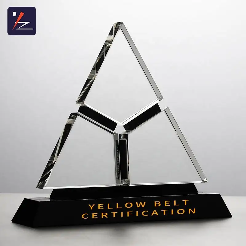 Customize Exquisite Creative Triangle Crystal Award New Design Glass Award Souvenir Trophy with Black Base