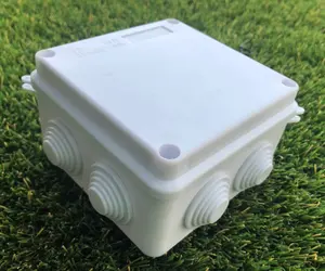 Venta caliente precio de fábrica eléctrico a prueba de agua caja de empalmes de plástico interruptor caja 86x86mm