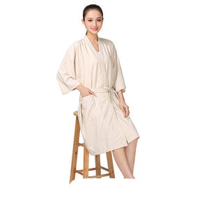Robe de <span class=keywords><strong>coiffeur</strong></span> avec LOGO personnalisé Robe de <span class=keywords><strong>coiffeur</strong></span> pour salon de beauté Kimono de coupe de cheveux Cape de coiffure Robe de salon pour clients - Product Image 5