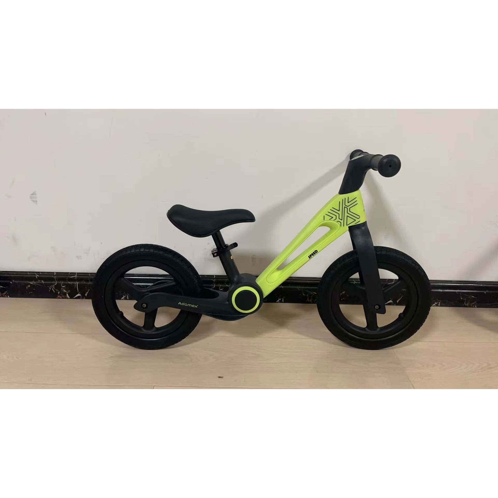 Green foamed nylon wheel hub