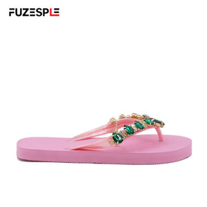 Alta calidad OEM logotipo personalizado impreso Casual suela de goma verano Playa Mujeres cristal PVC correas diarias diamantes de imitación para chanclas - Product Image 3