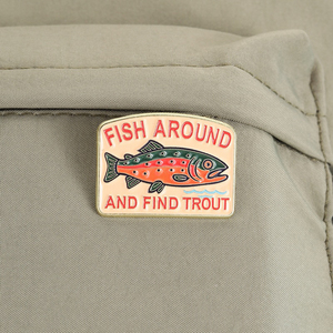 Personalisierter Fisch-Emaille-Pin: Kreativer Metall-Anstecker für Angler – Ideales Geschenk für Outdoor-Angler - Product Image 4