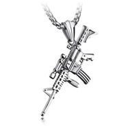 Collier pendentif de fusil en acier inoxydable rétro européen américain pour hommes chaîne en alliage à la mode accessoire de vêtements de fête à la mode