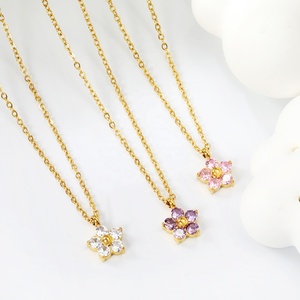 Collares de Joyería de Moda de Cristal al por Mayor, Estilo Coreano, Acero Inoxidable, Chapado en Oro de 18K, Collar con Pequeñas Flores de Circonio para Mujer - Product Image 3