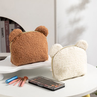 Trousse de Toilette de Voyage Personnalisée en Gros, Sac de Rangement Cosmétique en Peluche Douce Teddy pour Rouge à Lèvres, Trousse de Maquillage pour Femme avec Oreilles d'Ours