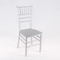 Chaise Chiavari en bois massif de hêtre empilable MULIGNA pour hôtel, événements, mariages, banquets, réceptions, chaises de salle à manger, chaises d'hôtel
