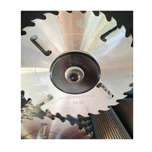 Scie à table coulissante de précision facile à utiliser 220v Machine de <span class=keywords><strong>menuiserie</strong></span> Machine à scie multi-déchirure à vendre bon marché - Product Image 4