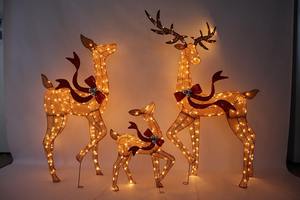 Sculpture lumineuse de renne 3D à LED, motif de Noël, en tissu, fil lumineux blanc chaud, pour extérieur, jardin, décoration de vacances, avec piquet - Product Image 2