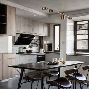 Gabinetes de Cocina Clásicos Personalizados Apilables y Prácticos de Foshan, Madera Maciza, Puerta Estilo Shaker con Acabado Brillante - Product Image 3