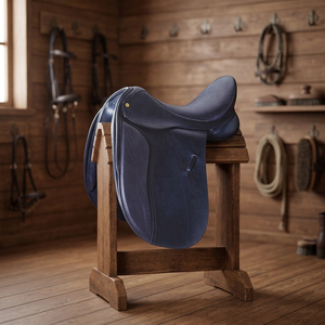 Selle d'équitation anglaise en cuir véritable personnalisée avec un design confortable, marron, logo personnalisé - Utilisation en extérieur - Product Image 2