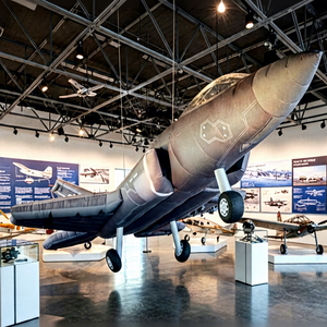 Pallone Gonfiabile a Tema Spaziale a Forma di Aereo Grande per Pubblicità e Decorazione in Tessuto Oxford Personalizzabile in Dimensioni e Colore - Product Image 1