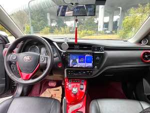 Voitures d'occasion 2017 pour Toyota Corolla d'occasion, double moteur 1.8L E-CVT 99 ch L4 hybride, berline 5 places avec toit ouvrant unique, sièges en cuir - Product Image 5