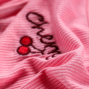 กางเกงชั้นในผ้าไหมน้ำแข็งแบบเอวต่ำ สวมใส่สบาย ไซส์ใหญ่ เซ็กซี่ ระบายอากาศดี สำหรับผู้หญิง แบบจีสตริง สีพื้น มีโลโก้ ใส่ได้ทุกวัน - Product Image 4