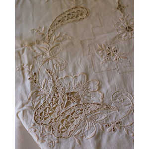 Mantel de Lino Pietrochianese con Encaje de Bobina, Diseño Jacquard con Grabado de Caramelo, Sin Arrugas, para Restaurantes y Hoteles - Product Image 4