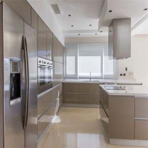 Designs de cuisine modernes 2024, ensemble complet d'armoires de cuisine à finition brillante, matériau en bois pour projet résidentiel - Product Image 5