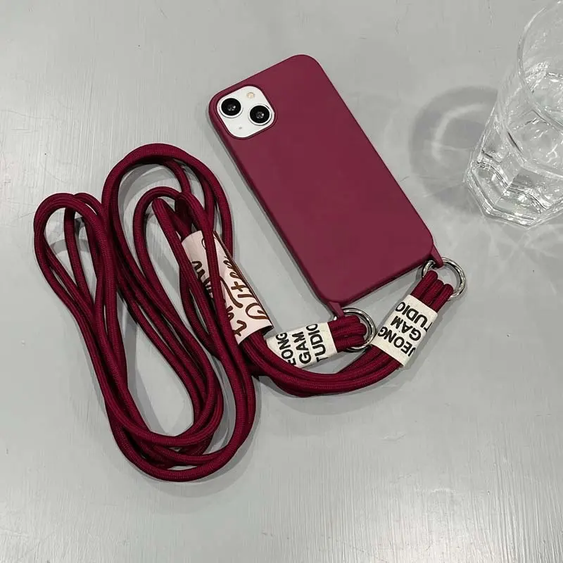 Hochwertiger Stil Silikonhülle mit Riemen Riemenüberzug Crossbody Telefonhülle für iPhone 15 Pro Max Handyetuis