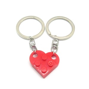 Portachiavi Creativo all'Ingrosso con Mattoncini Colorati a Forma di Cuore, Regalo di Nozze per Coppie, Set di 2 Pezzi Abbinati, Regali di Tendenza alla Moda - Product Image 2