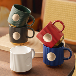 แก้วมัคเซรามิกพร้อมตราทองแดงถ้วยกาแฟลายทางแบบออกแบบโลโก้ได้ตามต้องการ - Product Image 4