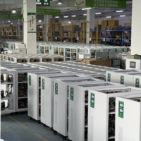 Stabilisateur de tension triphasé à servomoteur à balais de charbon 30kVA 50kVA 60kVA 80kVA 380V Régulateur AC automatique CE