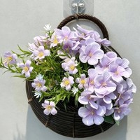 Panier mural de fleurs artificielles en plastique tressé, arrangement floral suspendu pour la décoration de salon et de la maison