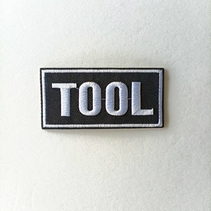 رقع قماشية مطرزة مقاومة للماء بشعار مخصص للملابس، بتصميم فرق الروك والهيب هوب، باللونين الأحمر والأسود، رائجة البيع - Product Image 6