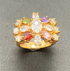 2023 חם פופולרי חדש עיצוב אופנה 18K זהב מצופה לב מצופה טבעת זירקון טבעת לנשים