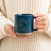 Mug à café en céramique personnalisé de 12 oz avec motif vague et montagne gravé au laser, tasse à thé en poterie bleue avec grande poignée