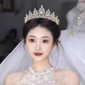 Couronne de reine moderne en alliage plaqué or de haute qualité avec strass pour mariage, concours de beauté, occasions formelles, vente en gros - Product Image 5