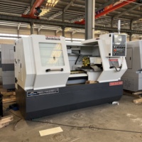 Torno CNC de Alta Precisión CK6136 con Sistema de Control Automático GSK/KND/FANUC para Mecanizado Horizontal