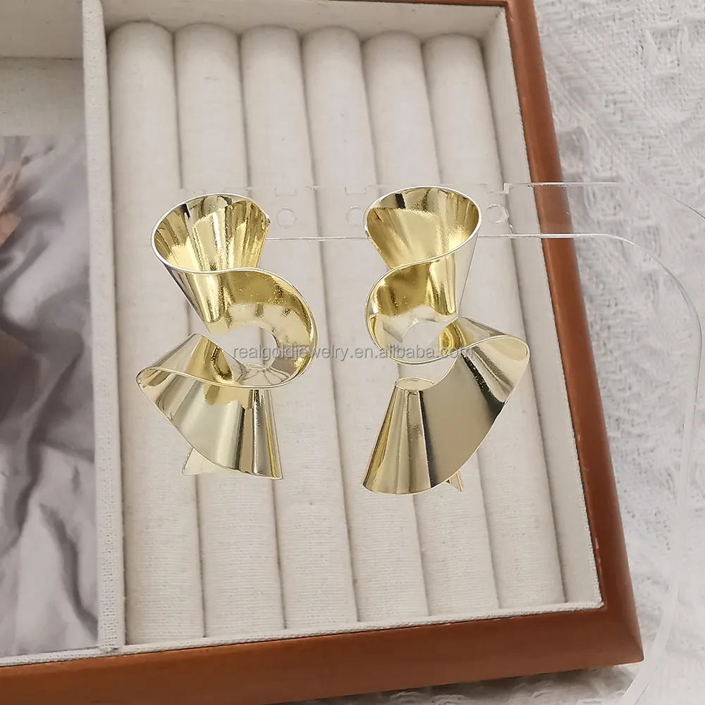 Brincos de latão banhados a ouro 18K para mulheres, joias da moda, brincos grossos e robustos, presente perfeito para casamentos ou festas
