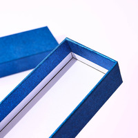 Boîtes rigides rectangulaires de luxe pour porte-clés, emballage en carton réutilisable avec gaufrage et revêtement UV pour clés de voiture, commande minimale