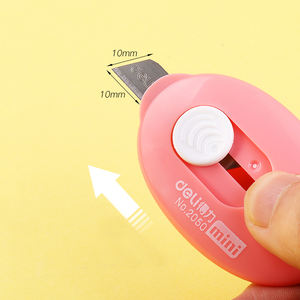 Deli 2050 1 pièce Mini couteau utilitaire portable Express Découpeur de colis petit outil de coupe Porte-clés Pendentif Fournitures de bureau Kawaii - Product Image 5