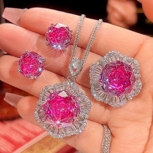 Ensemble de bijoux en cuivre écologique de 16-12 mm avec zircone florale, collier, boucles d'oreilles et bague pour femme - Vente en gros - Product Image 3
