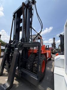Reach Stacker Kalmar 45T d'occasion à faible nombre d'heures de fonctionnement pour manutention en terminal portuaire en vente - Product Image 3