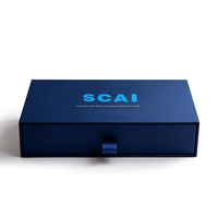 Boîte cadeau rigide bleu foncé avec logo personnalisé, boîte coulissante de luxe personnalisable avec insert en EVA floqué noir
