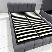 Lit Moderne Minimaliste Rembourré en Tissu avec Cadre en Bois Massif et Sommier à Lattes – Tailles King et Queen – Mobilier de Chambre à Coucher